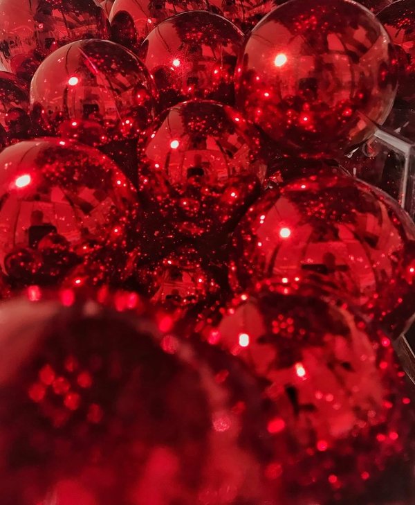 Comment choisir la teinte parfaite de rouge à lèvres pour les teints olivâtres?